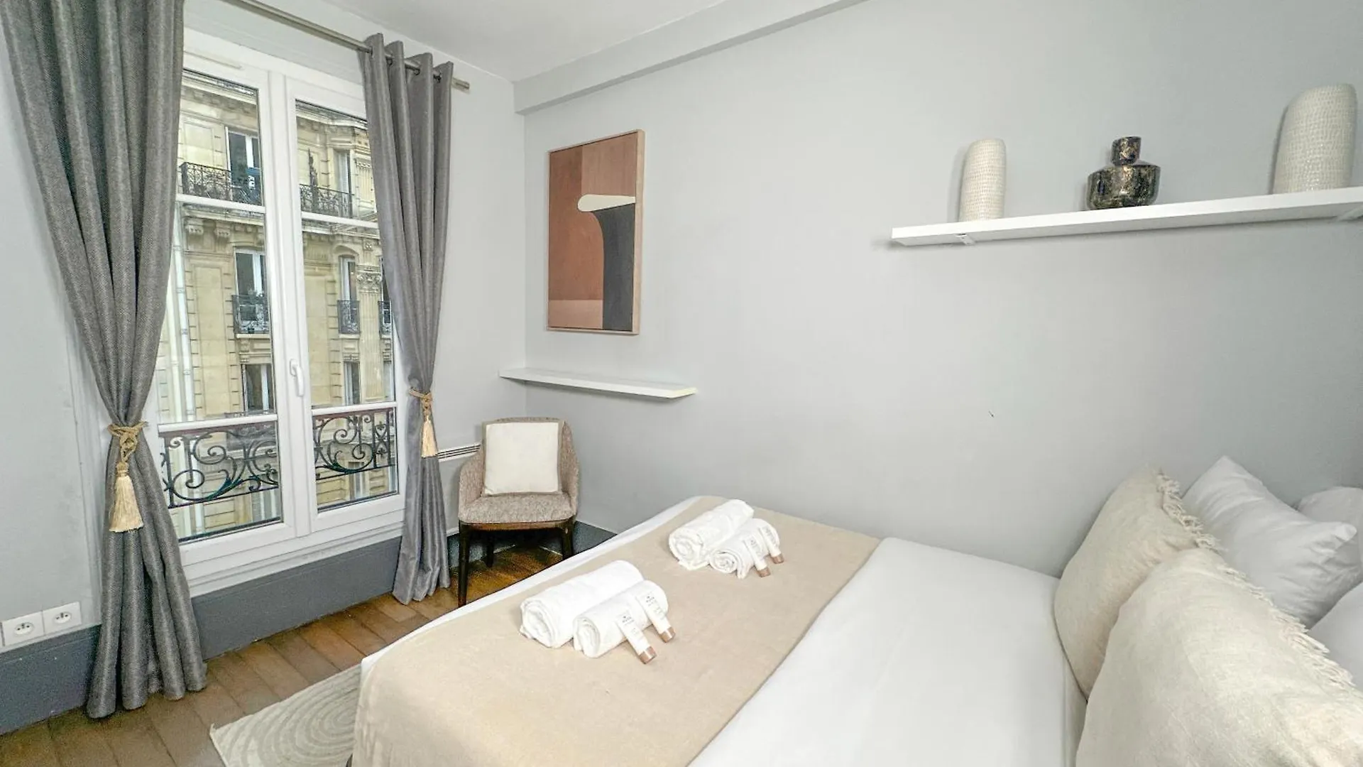 Stunning Apartment Near Eiffel Tower Paris France