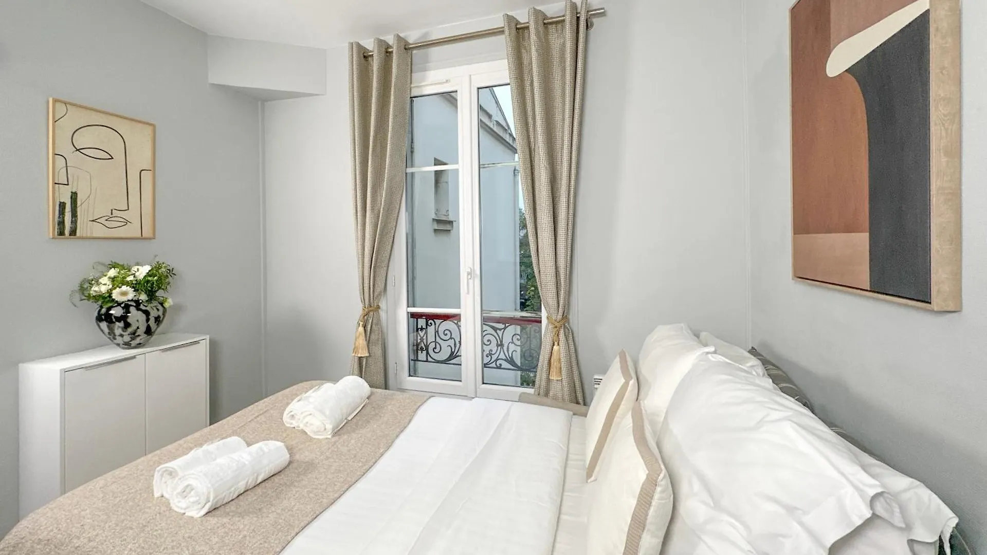 Stunning Apartment Near Eiffel Tower Paris