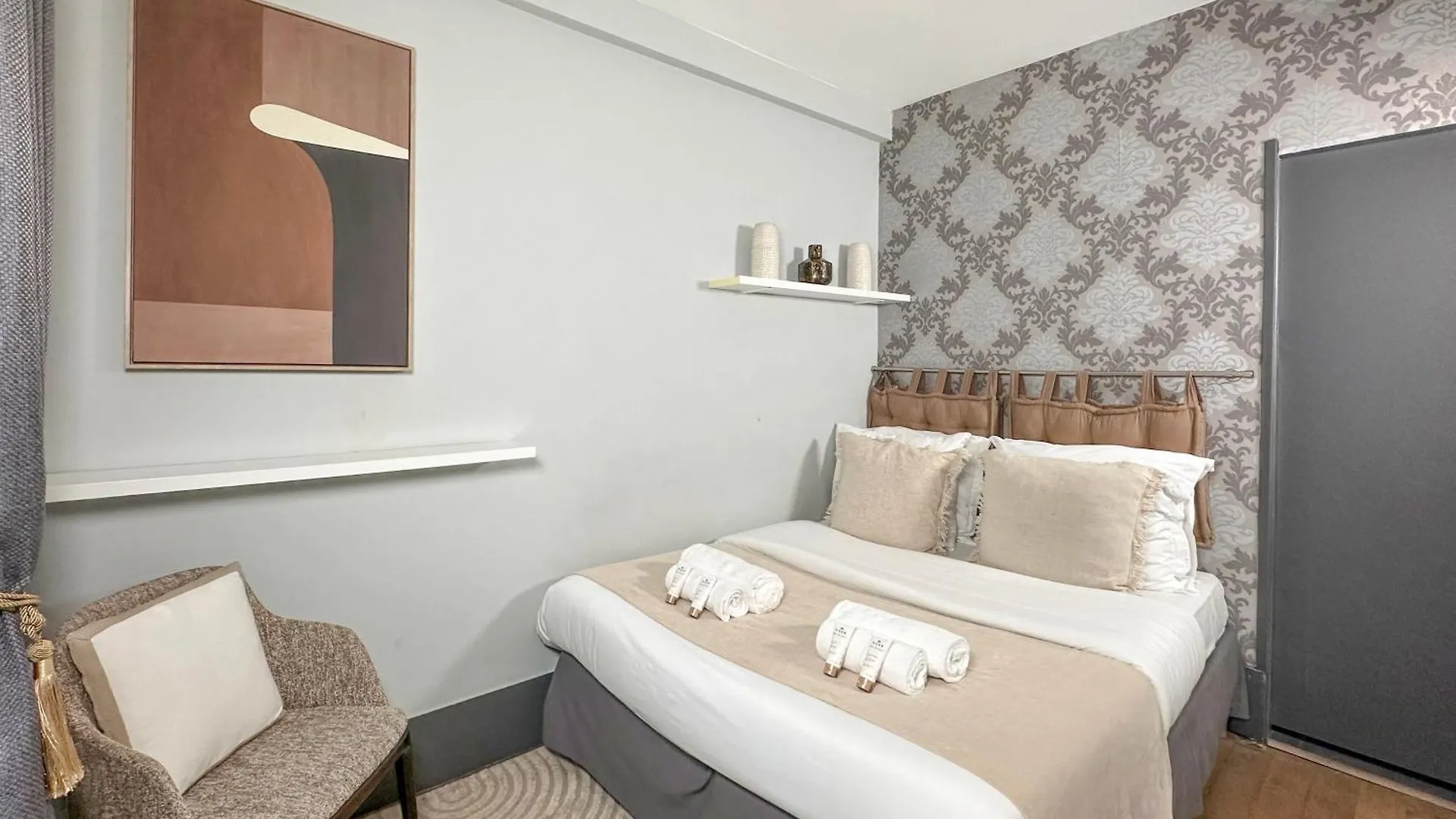 Stunning Apartment Near Eiffel Tower Paris