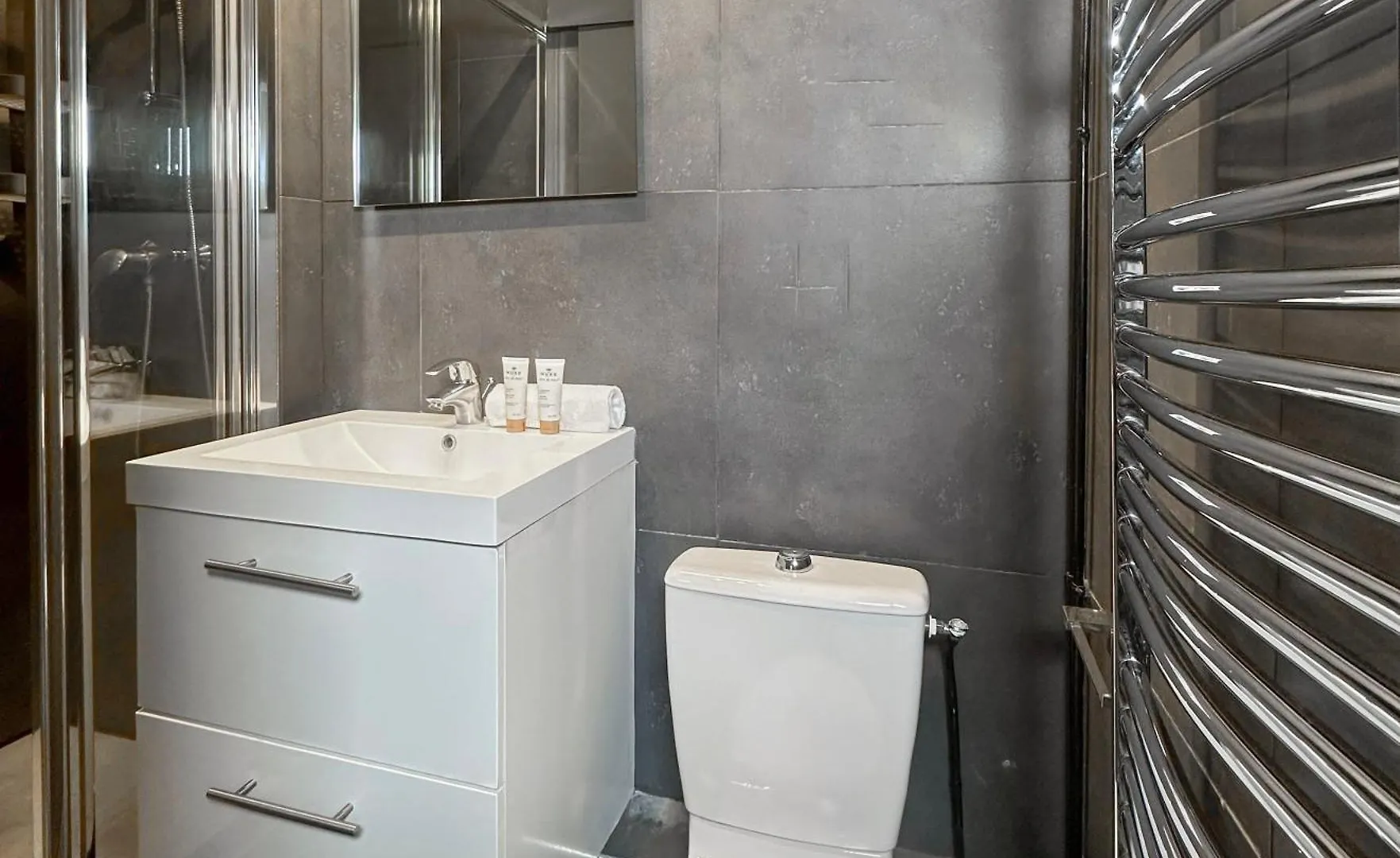 Stunning Apartment Near Eiffel Tower Paris