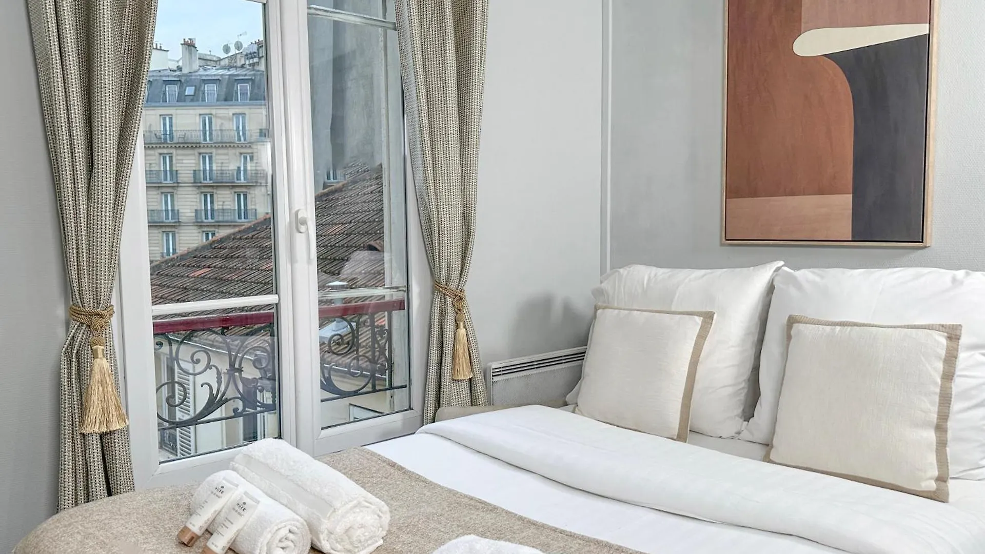 Stunning Apartment Near Eiffel Tower Paris